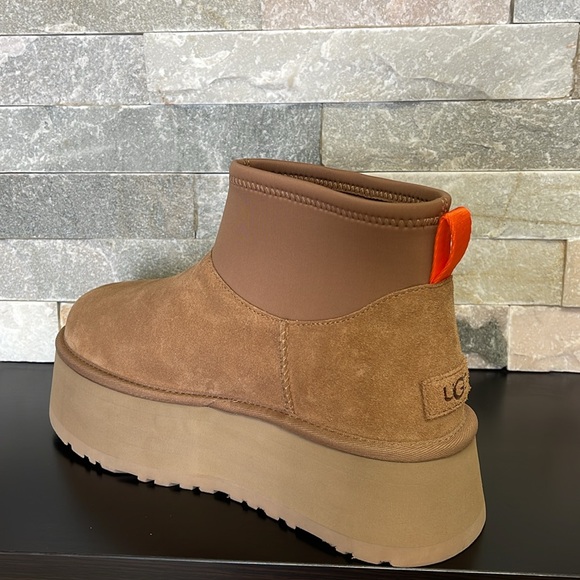 UGG Women's Classic Mini Dipper Boot - Picture 13 of 14